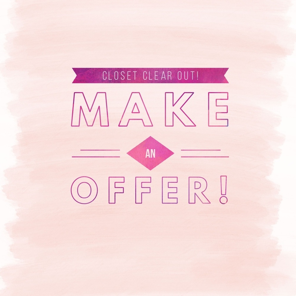 YOU LOVE IT?? MAKE ME AN OFFER! 🍀🍀